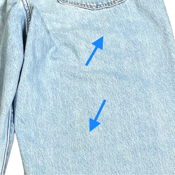 Levi’s High Loose Taper Fit Light Wash Mom Jeans- Size 29- 30.25”x29” - Picture 9 of 14